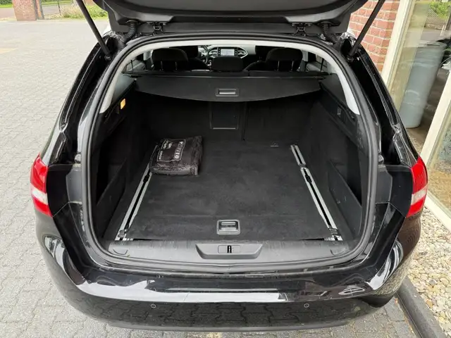 Peugeot 308 view 7