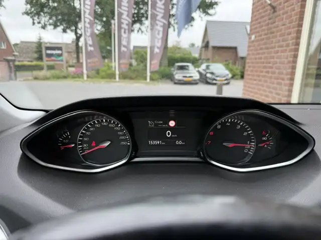Peugeot 308 view 10