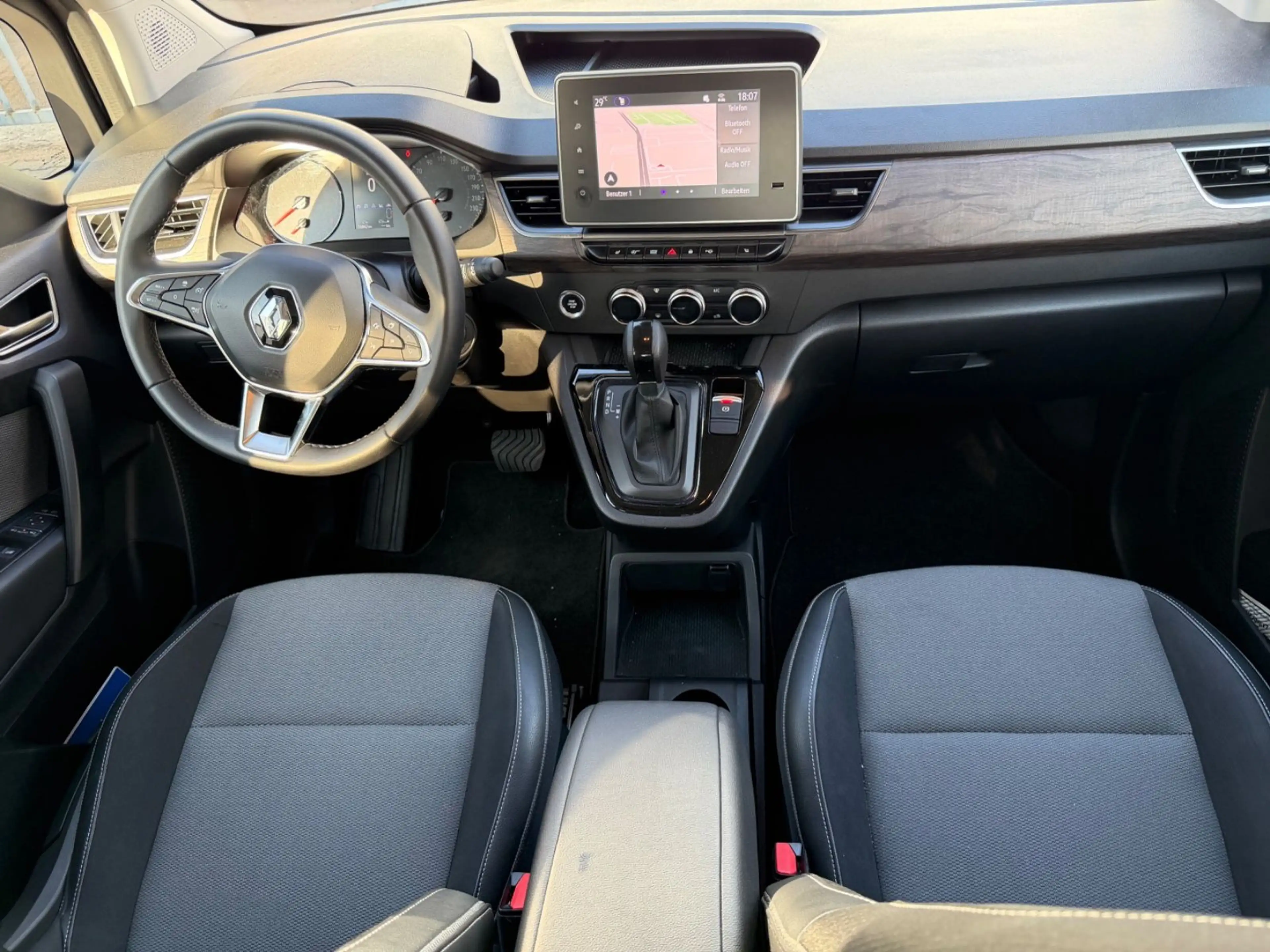 Renault Kangoo III Techno Autom. 2.Schiebetür Navi — photo 7