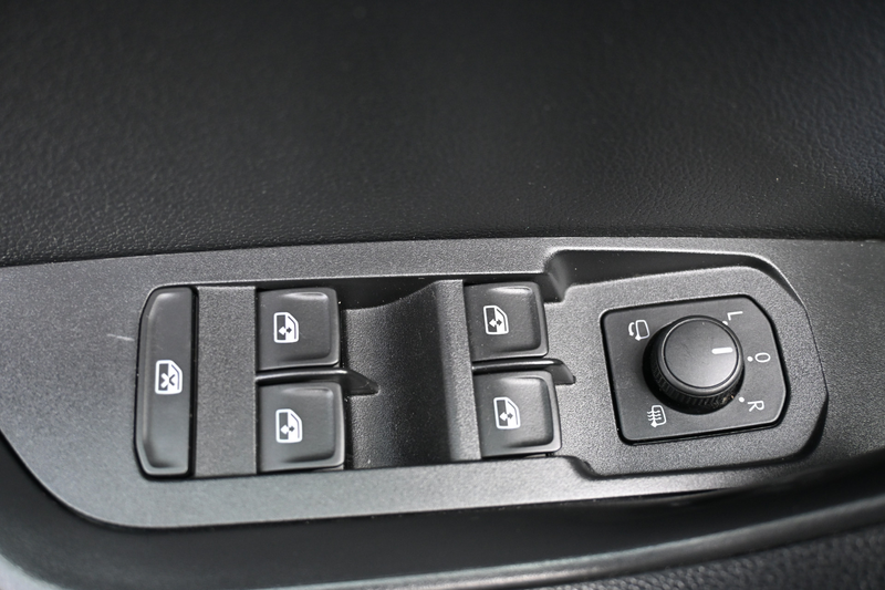 Skoda Karoq 1.0 TSI Business Edition — photo 14