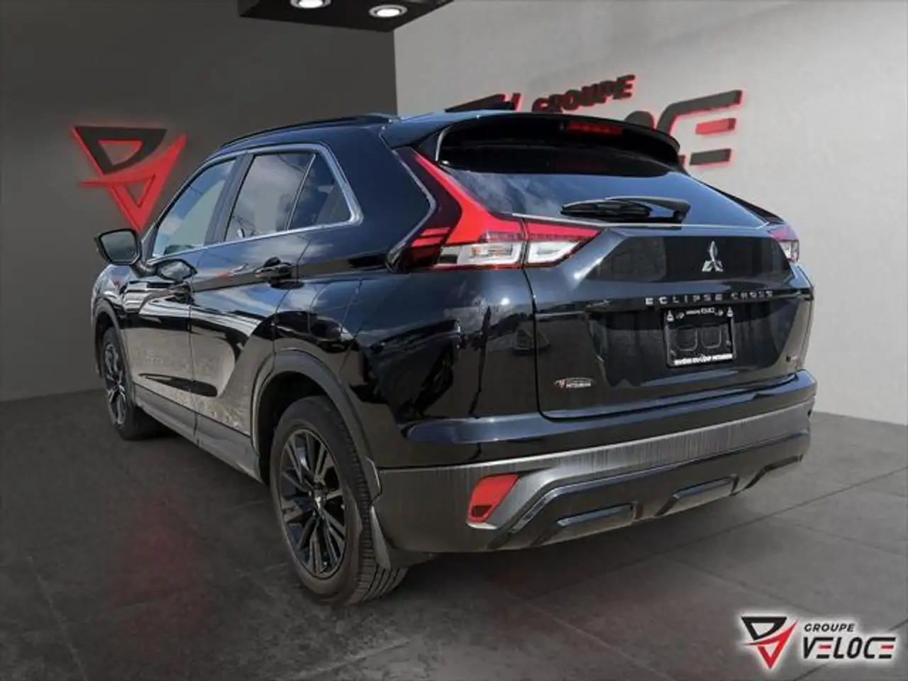 Mitsubishi Eclipse Cross снимка Mitsubishi Eclipse Cross