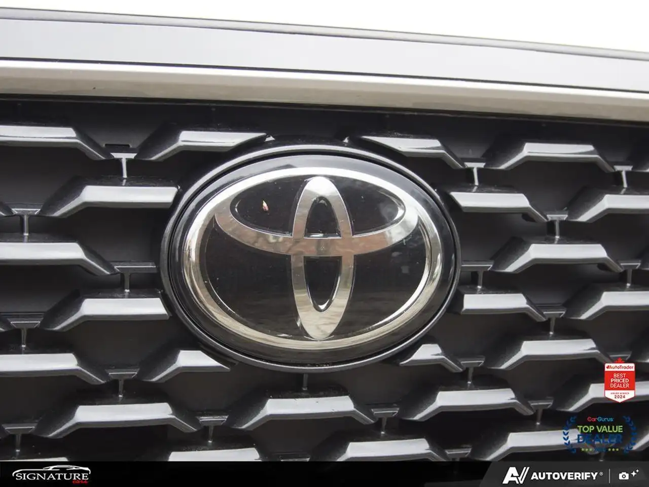 Toyota Corolla Cross снимка Toyota Corolla Cross