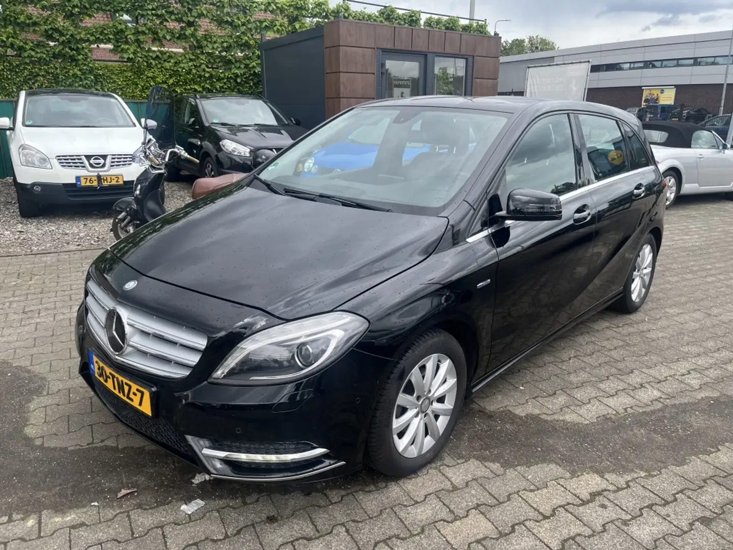 Mercedes-Benz B 180 Ambition automaat !! Noir - 2