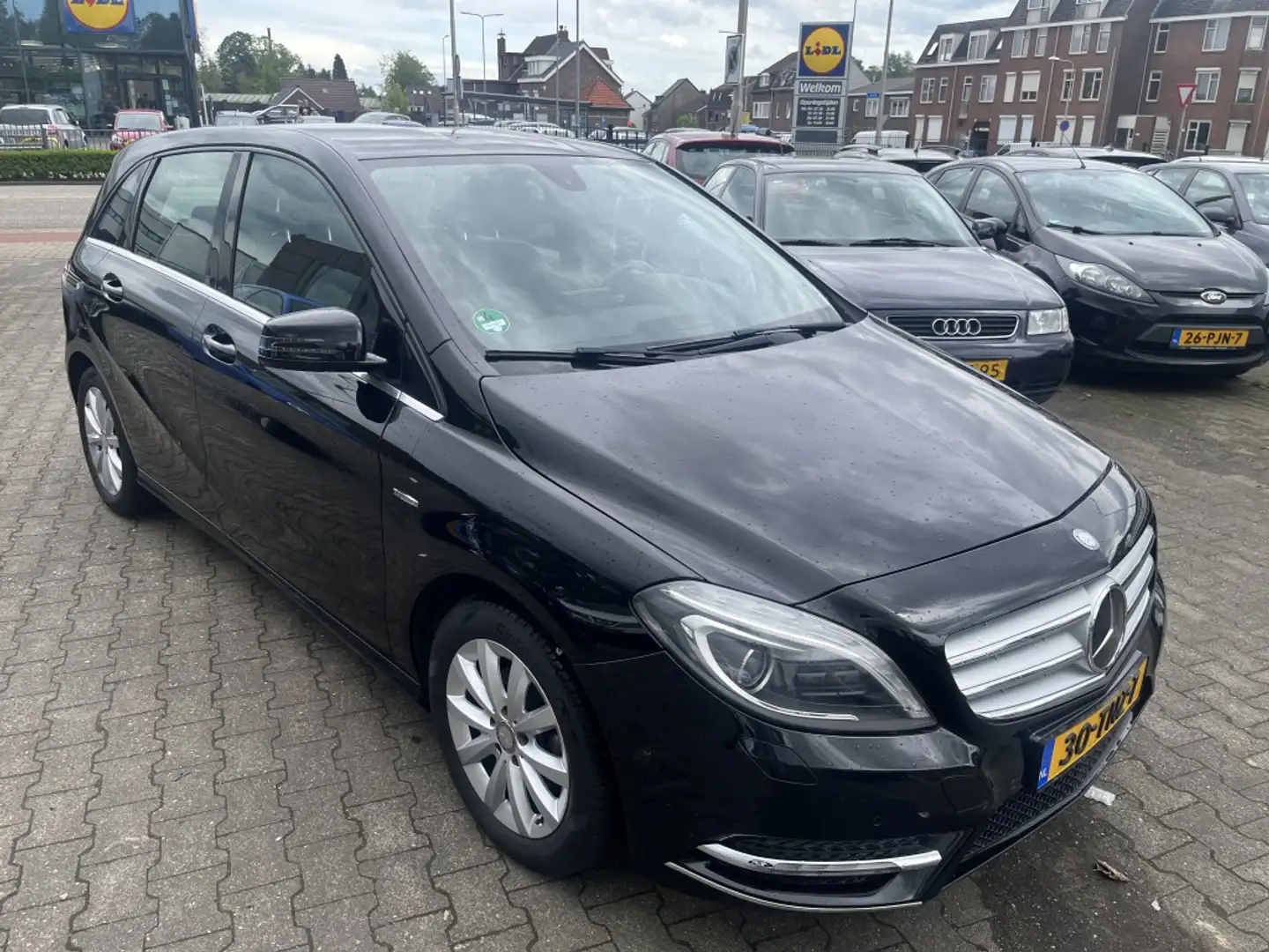 Mercedes-Benz B 180 Ambition automaat !! Noir - 1