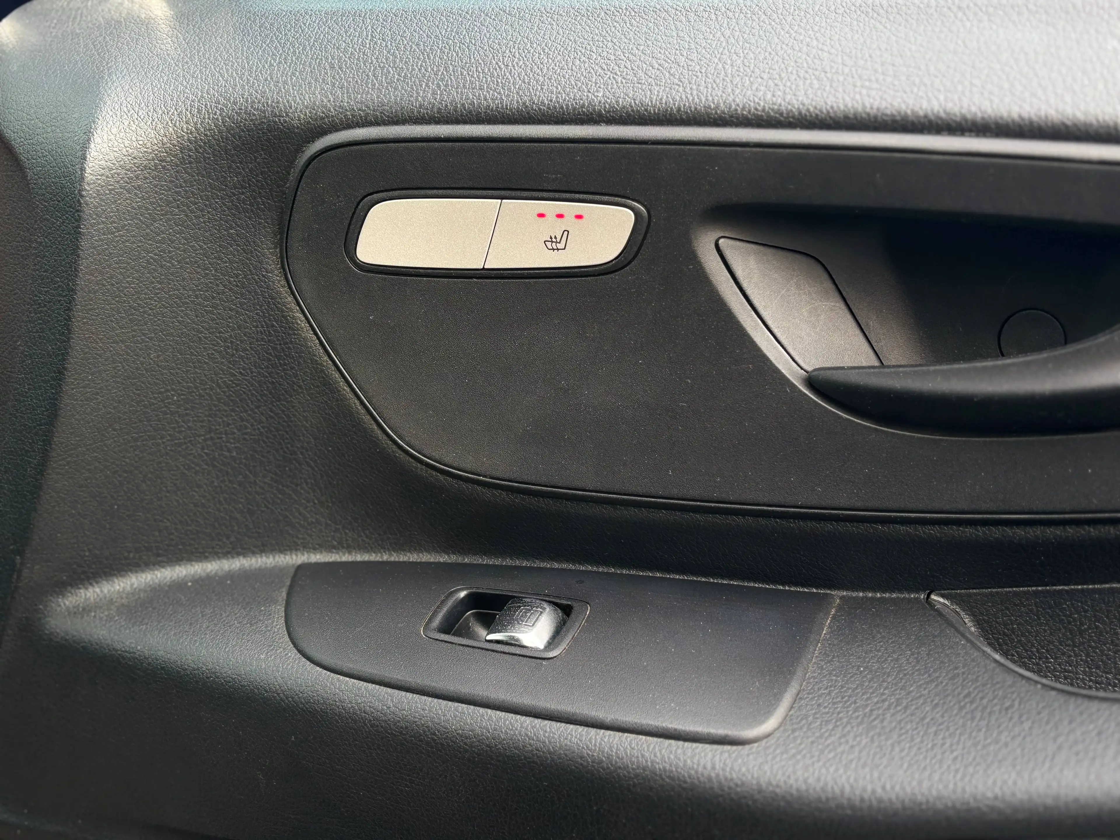 Mercedes-Benz Vito 114 BT 7G Tourer Pro lang AHK SHZ RFK NAVI — photo 11