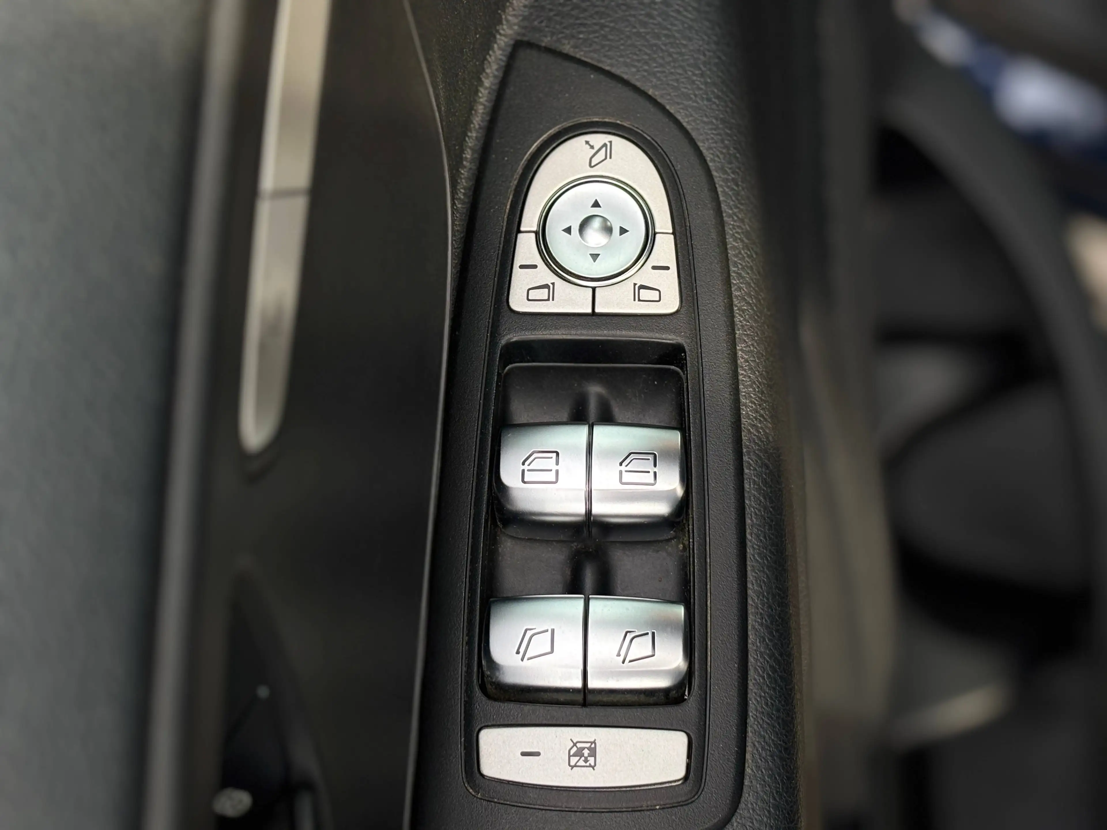 Mercedes-Benz Vito 114 BT 7G Tourer Pro lang AHK SHZ RFK NAVI — photo 15
