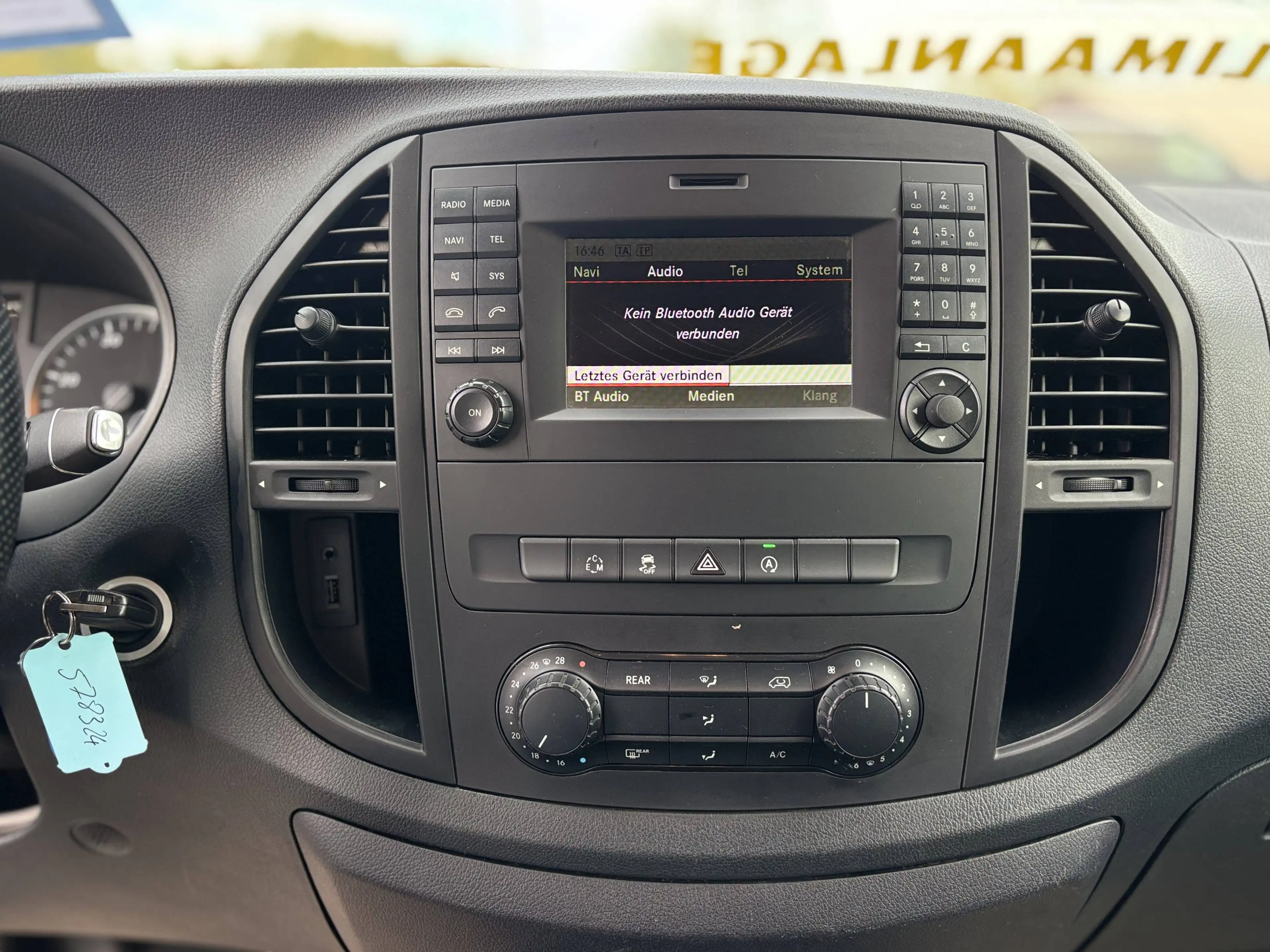 Mercedes-Benz Vito 114 BT 7G Tourer Pro lang AHK SHZ RFK NAVI — photo 8
