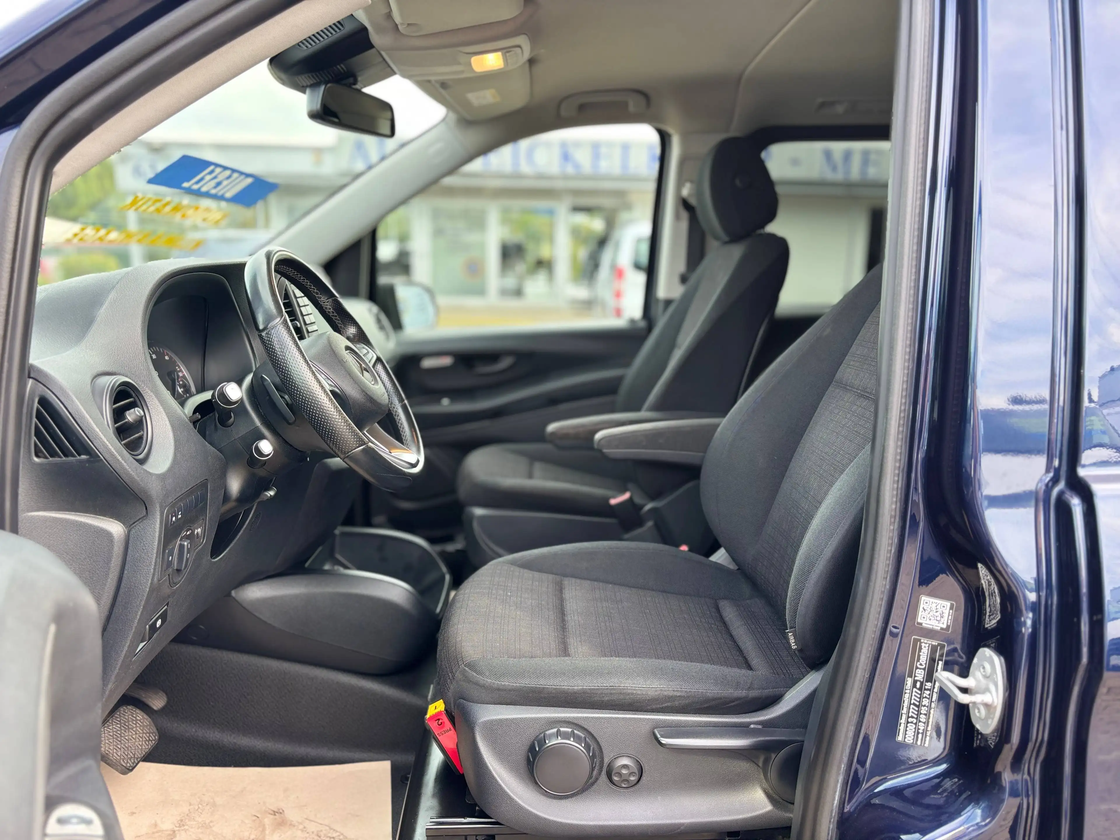 Mercedes-Benz Vito 114 BT 7G Tourer Pro lang AHK SHZ RFK NAVI — photo 10