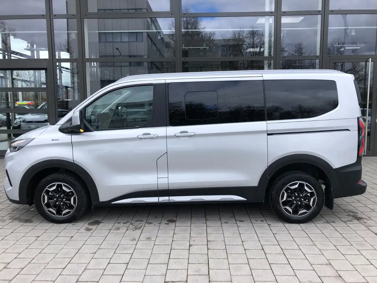 Ford Tourneo Custom 2026 — фото 10