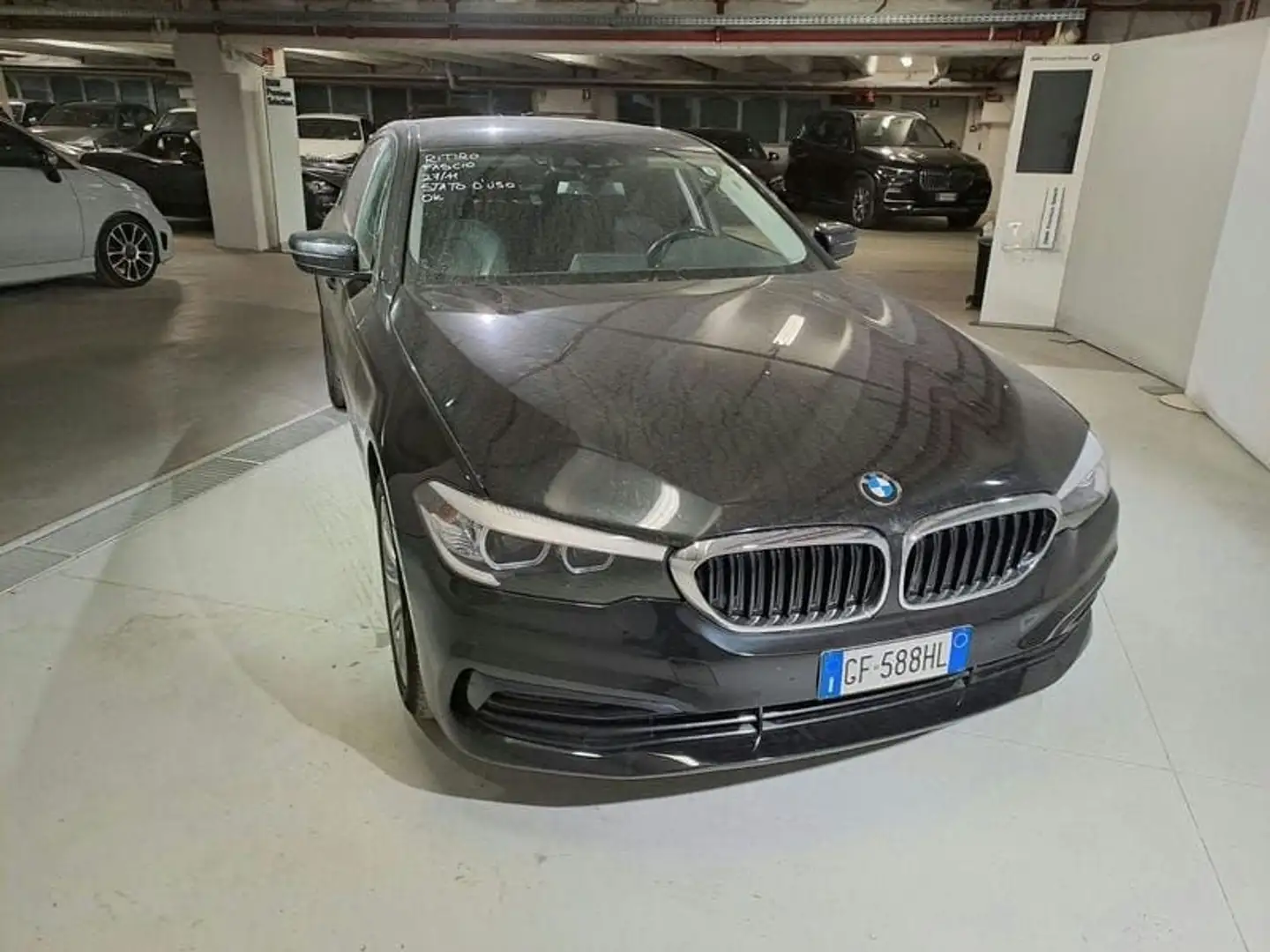 BMW 520 G30 2017 Berlina Diese 520d mhev 48V xdrive Sport Černá - 2