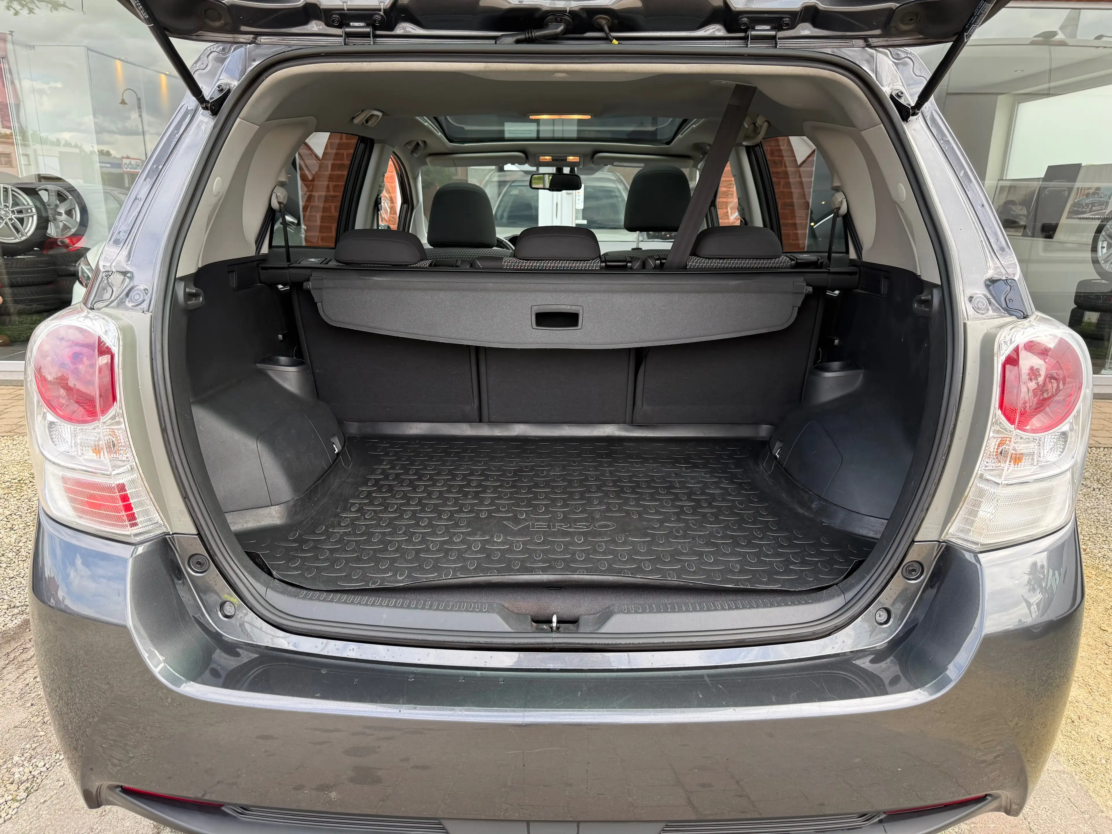 Toyota Verso Verso 1.6 D-4D Skyview 5pl. — photo 9