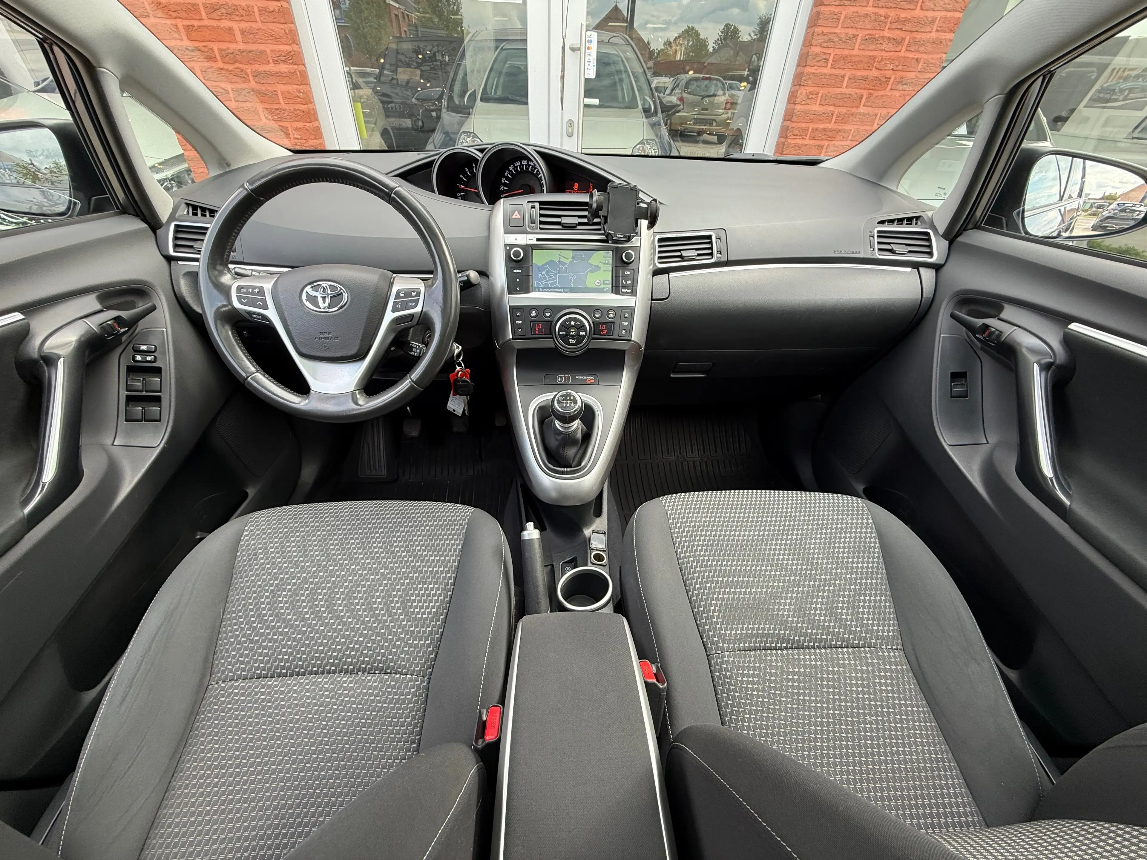 Toyota Verso Verso 1.6 D-4D Skyview 5pl. — photo 12