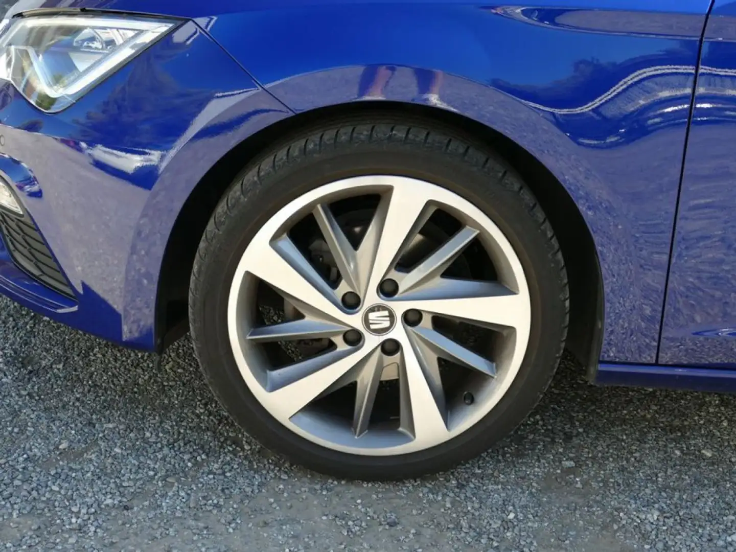 SEAT Leon 1.5 TSI 130 Ch FR BVM6 TOIT OUVRANT Blau - 2