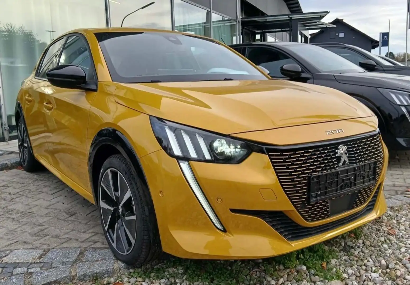 Peugeot 208 e- GT - 2