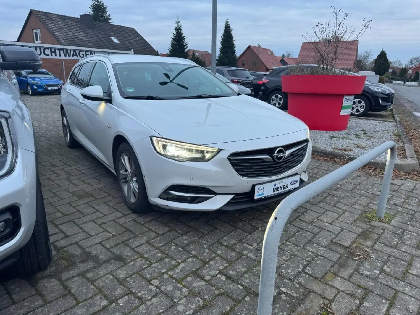 Opel Insignia Innovation Blanc - 1