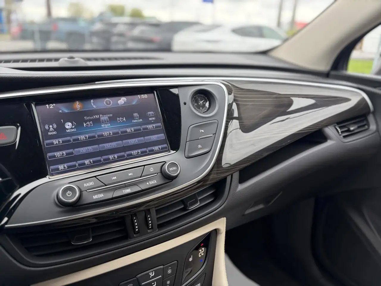Buick Envision снимка Buick Envision