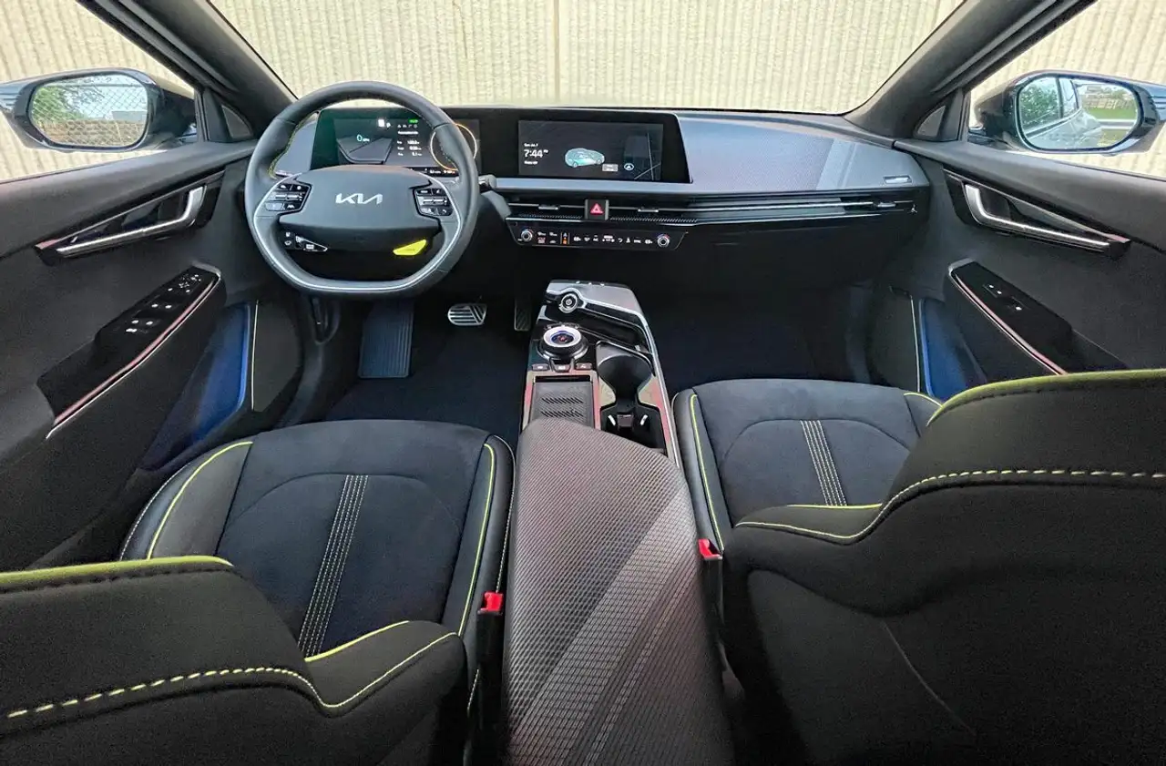 Kia EV6 снимка Kia EV6