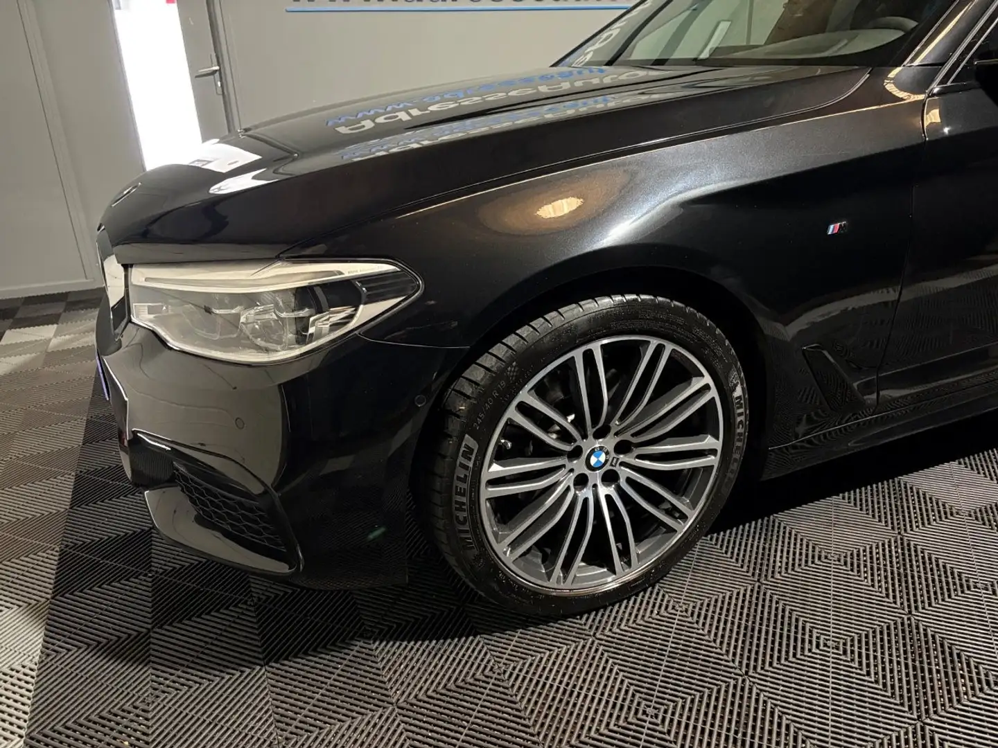BMW 520 520 d xDrive M Sport Steptronic Schwarz - 2