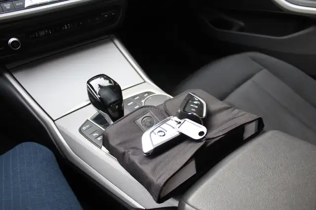 BMW 3 Series view 18