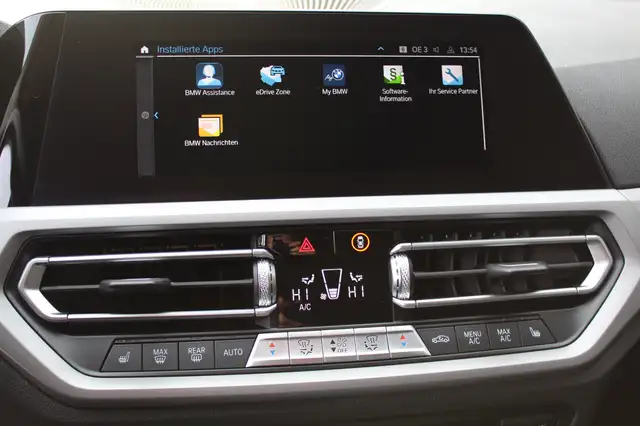 BMW 3 Series view 12