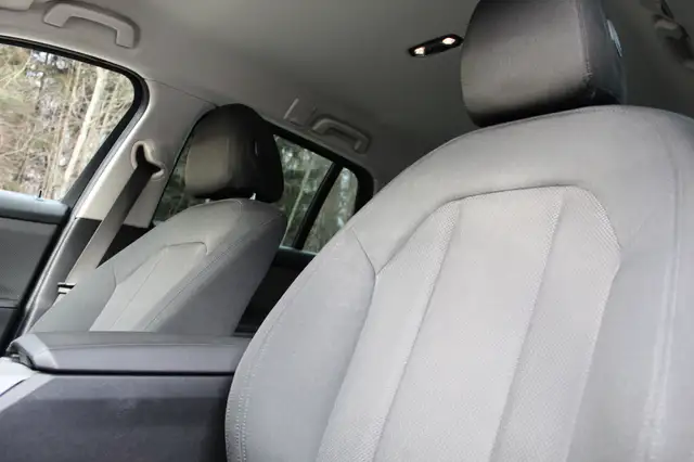 BMW 3 Series view 15