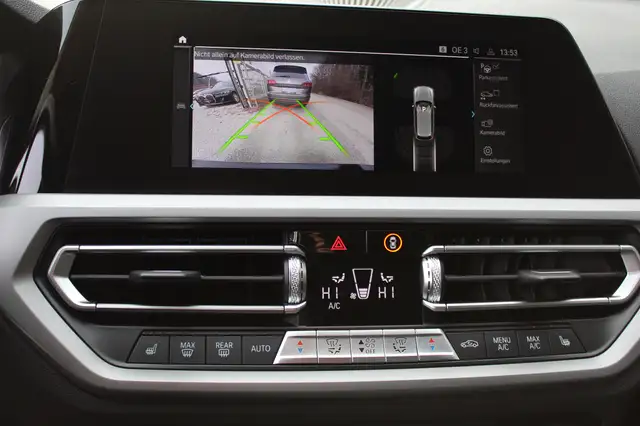 BMW 3 Series view 10