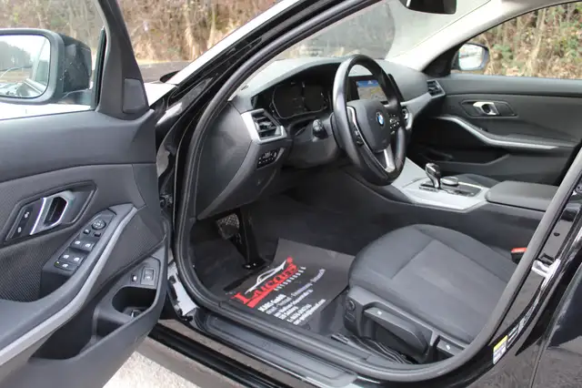 BMW 3 Series view 7