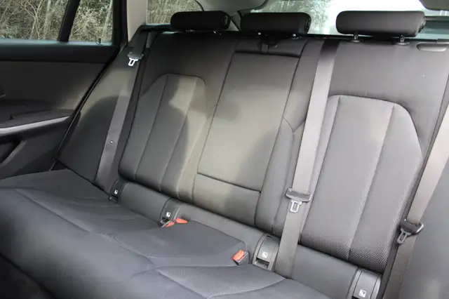 BMW 3 Series view 16