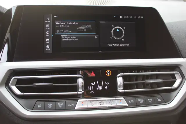 BMW 3 Series view 13