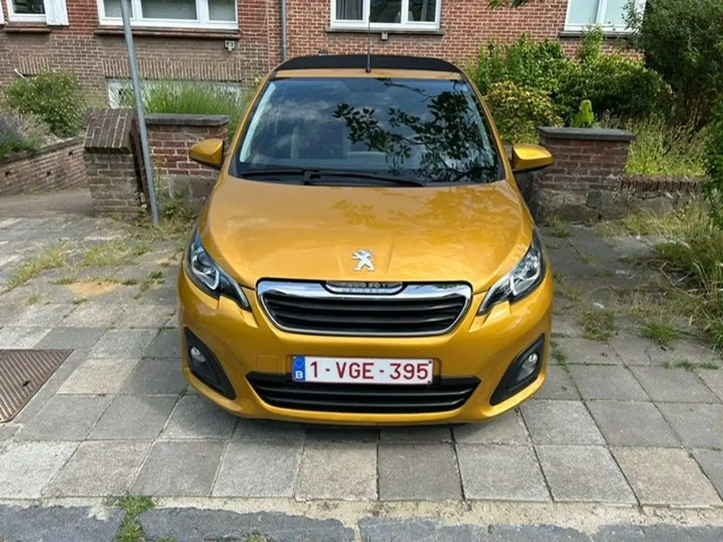 Peugeot 108 108 1.2 PureTech Allure Zlatna - 1