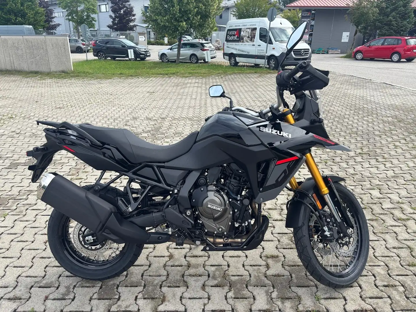 Suzuki V-Strom 800DE Чорний - 1