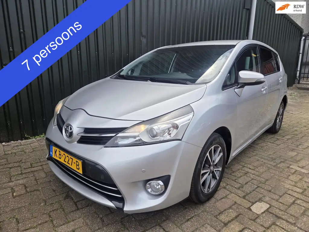 Toyota Verso 2014 из Европы — купить под ключ