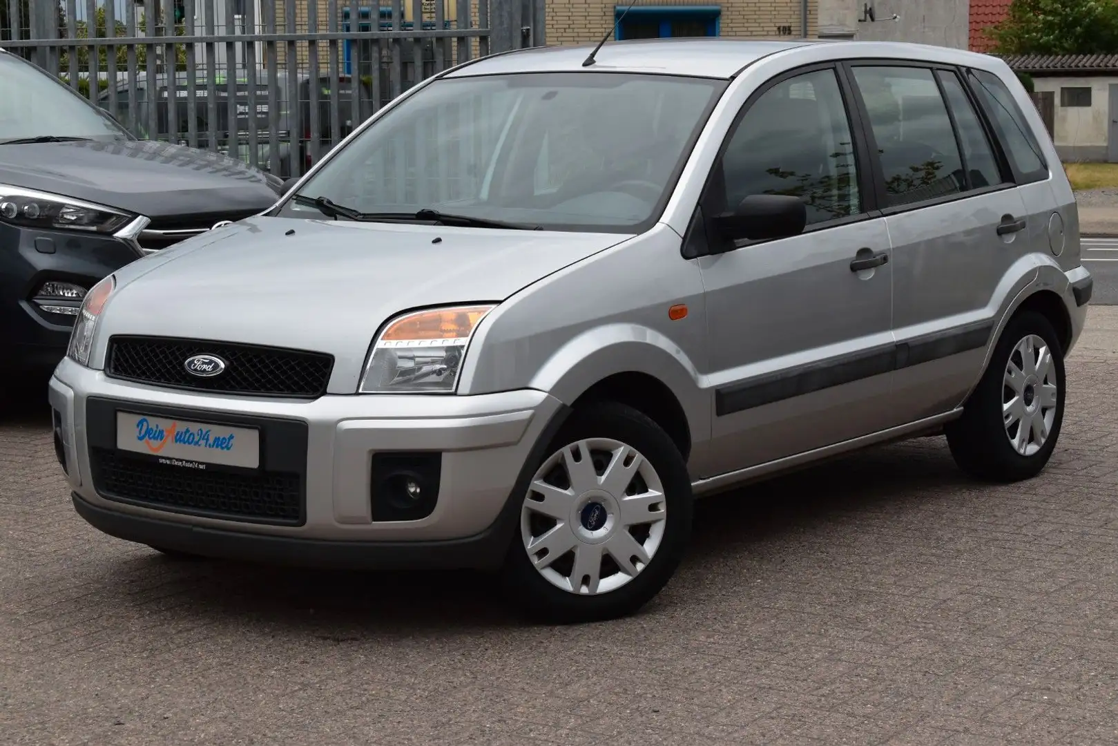 Ford Fusion Fun 1.4|TÜV NEU|Klima|AHK|Sitzheizung|CD Silber - 1