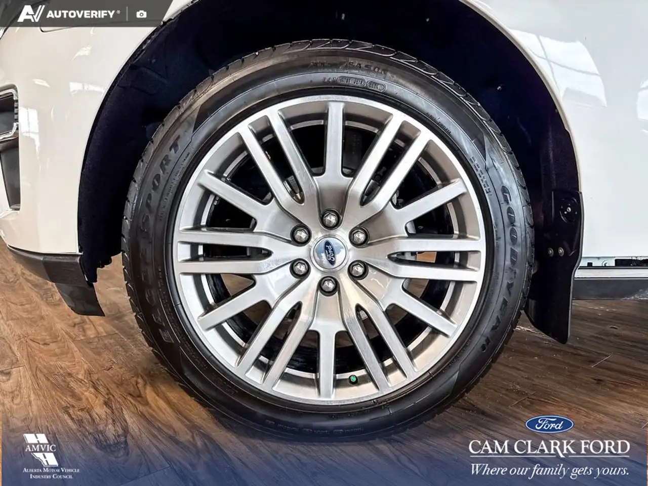 Ford Expedition снимка Ford Expedition