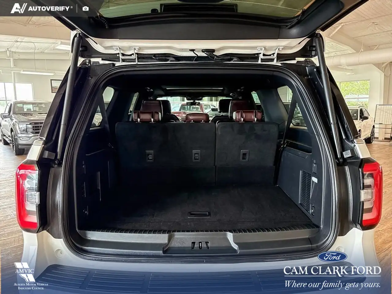 Ford Expedition снимка Ford Expedition
