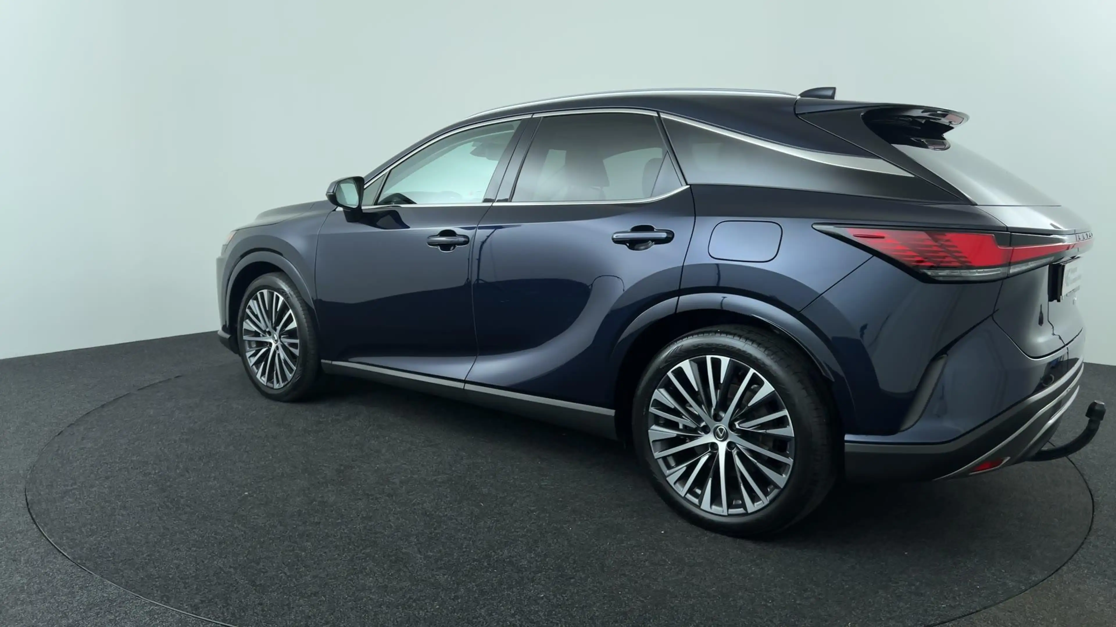 Lexus RX 450h 450h+ Plug-in Hybrid Luxury Line — photo 3