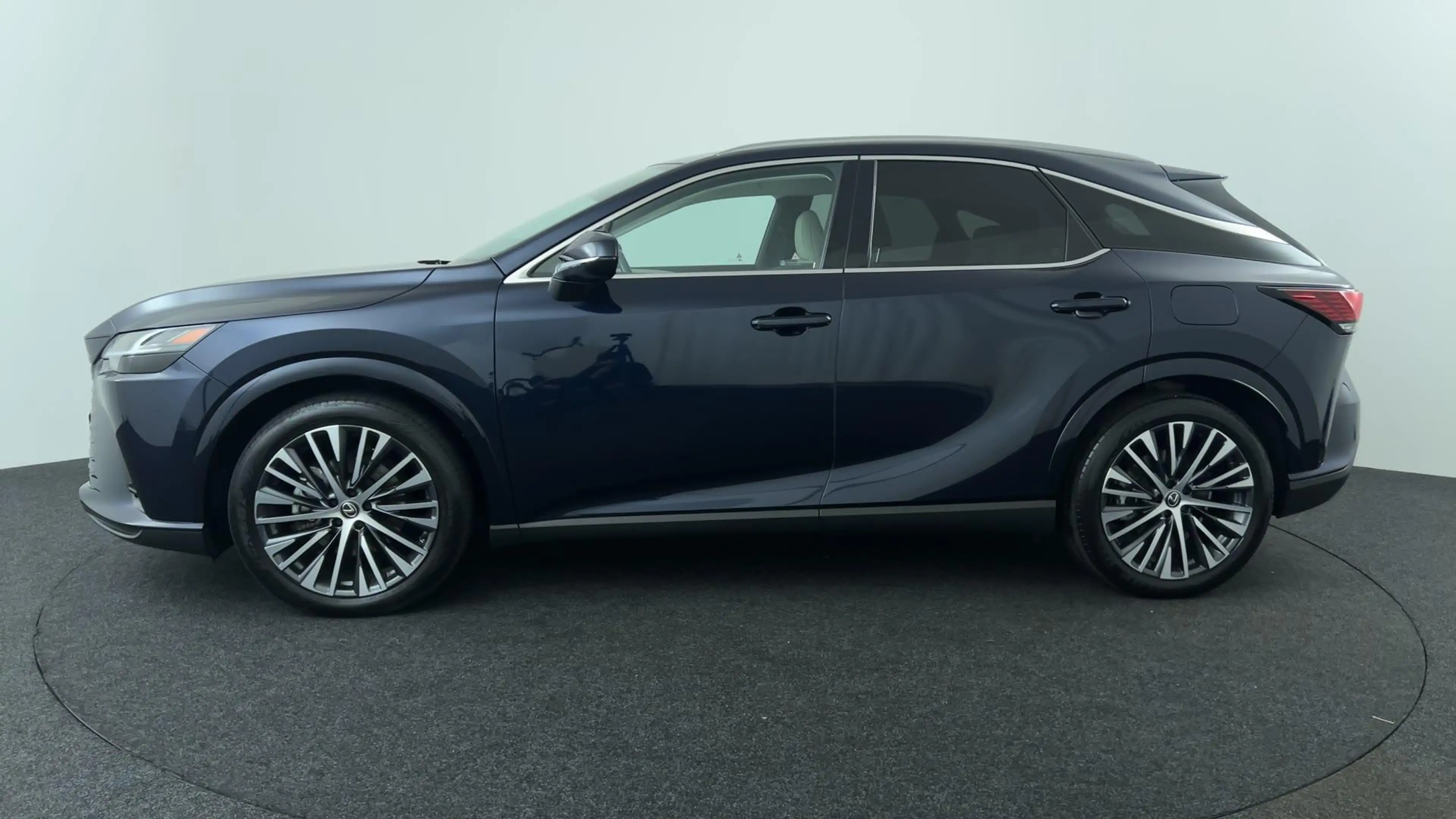Lexus RX 450h 450h+ Plug-in Hybrid Luxury Line — photo 2