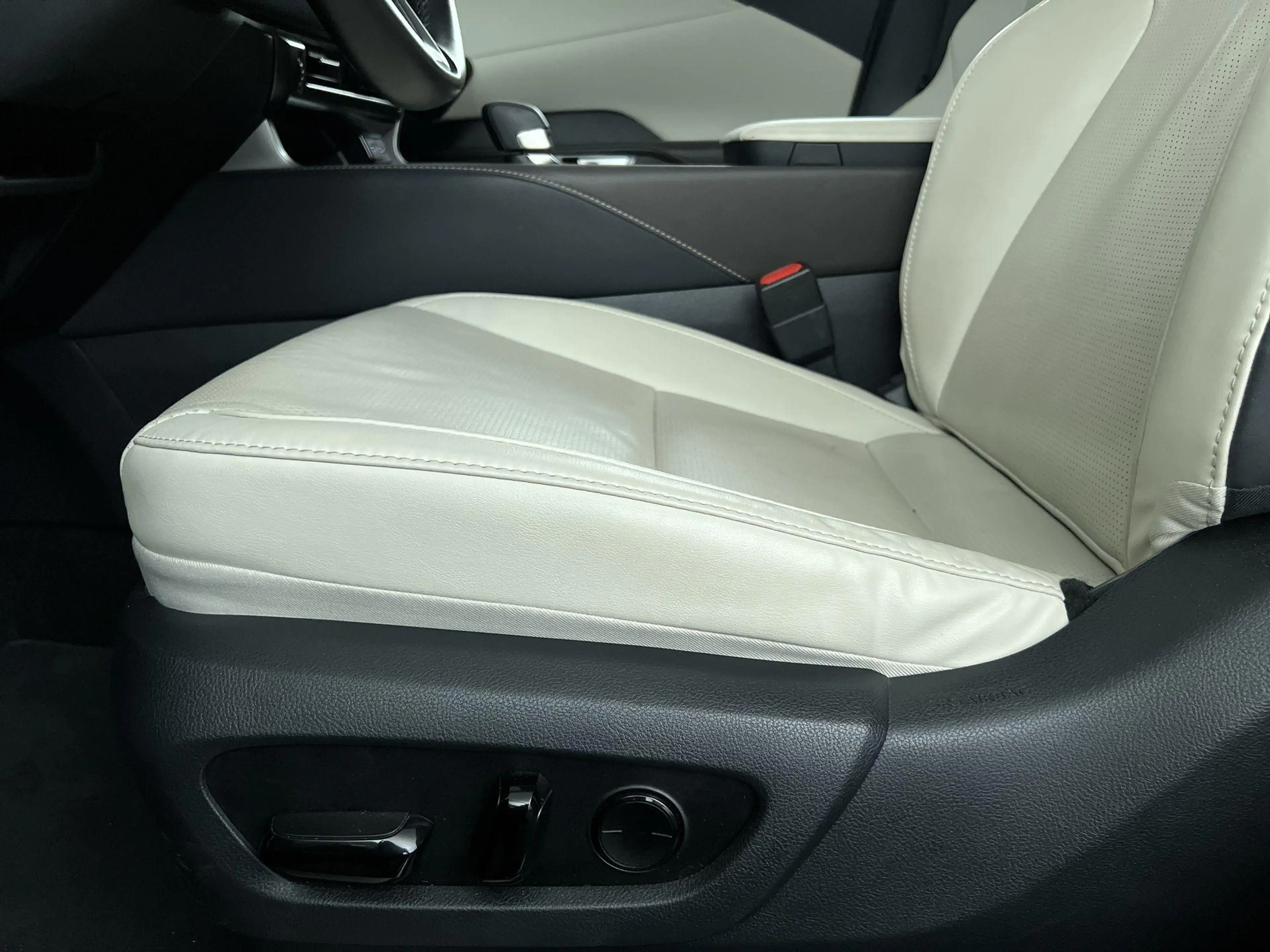 Lexus RX 450h 450h+ Plug-in Hybrid Luxury Line — photo 13