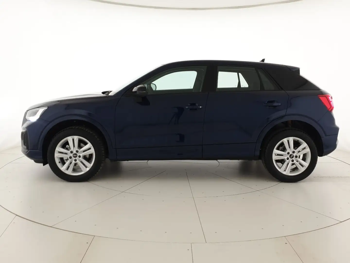 Audi Q2 30TDI 116CV Business Advanced Blau - 2
