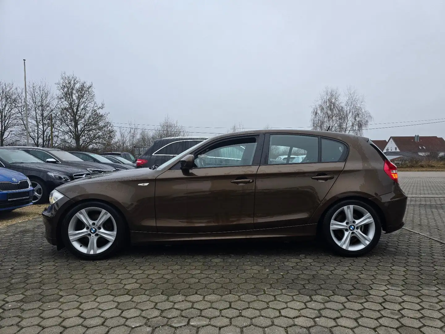 BMW 120 1 Limousine 120d / TÜV NEU Braun - 2