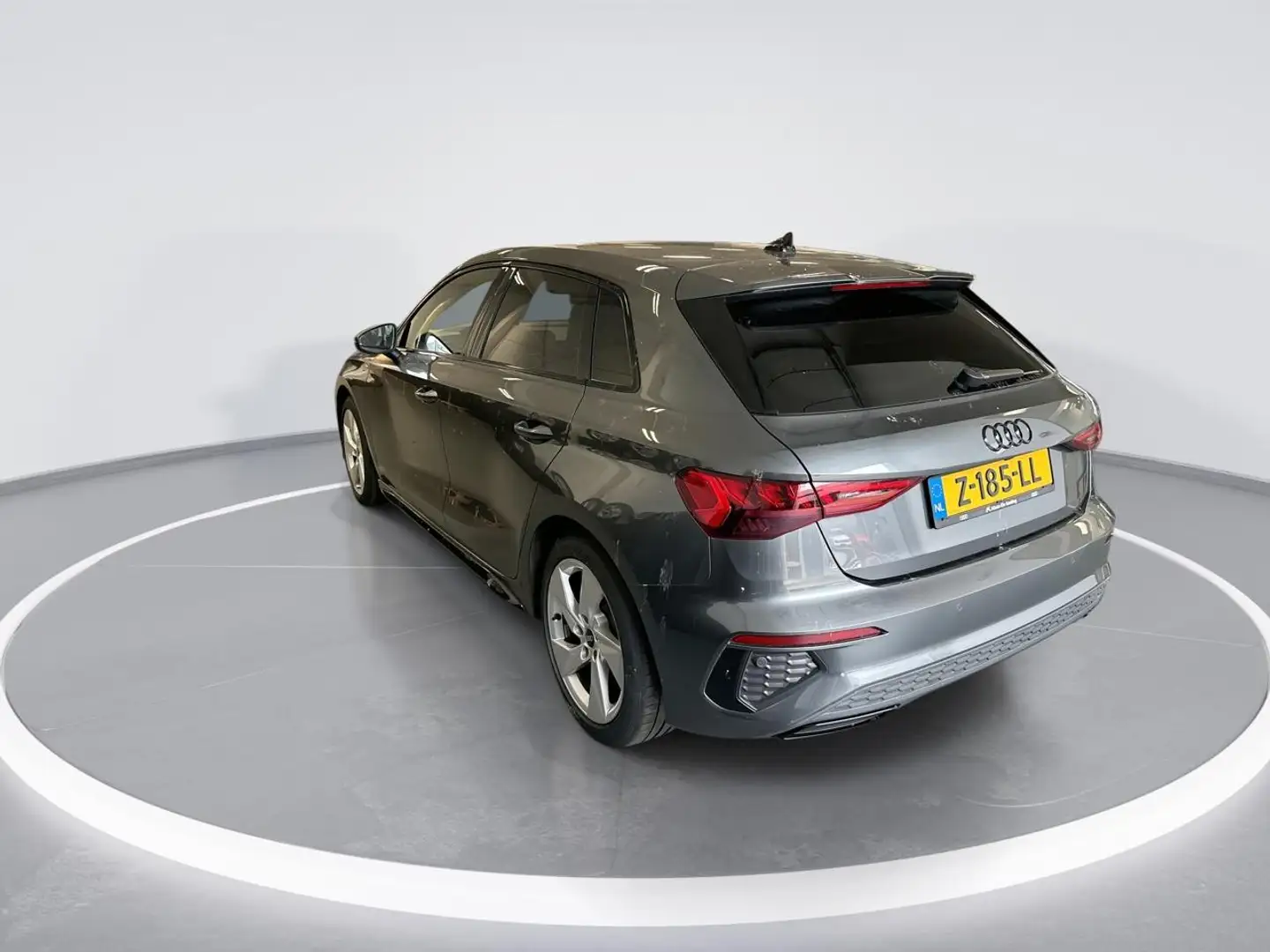 Audi A3 Sportback 35 Tfsi 150pk S-tronic S edition · Apple Grijs - 2