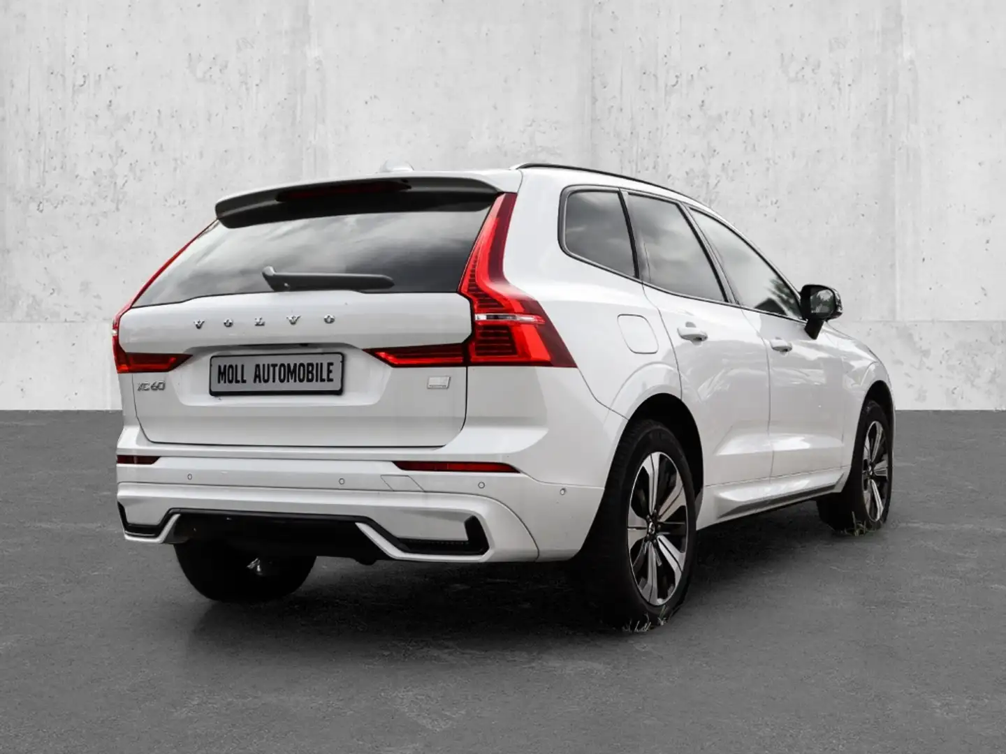 Volvo XC60 Plus Dark Recharge Plug-In Hybrid AWD T8 Twin Engi Weiß - 2