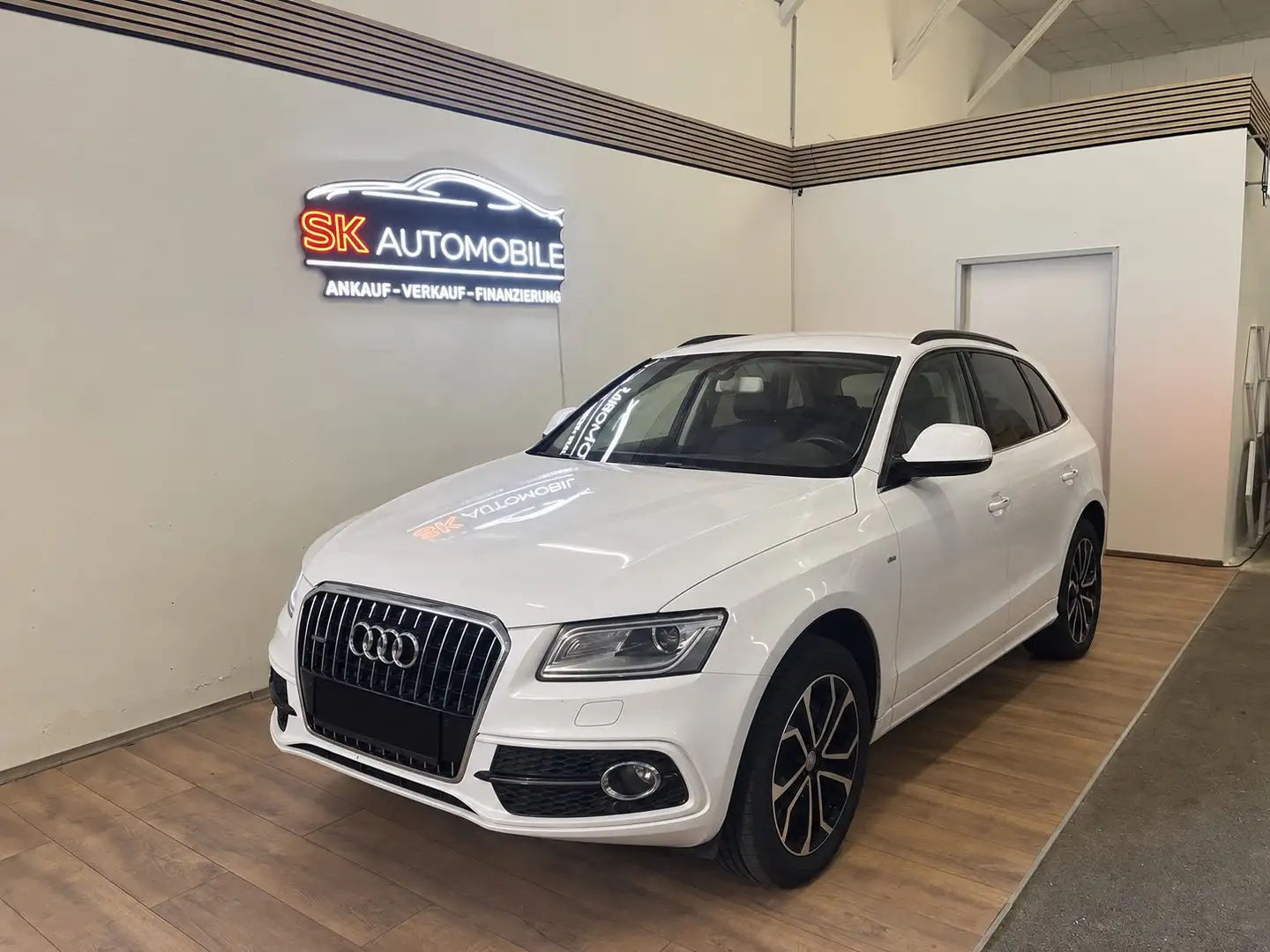 Audi Q5 2.0 TDI quattro SLine Weiß - 1