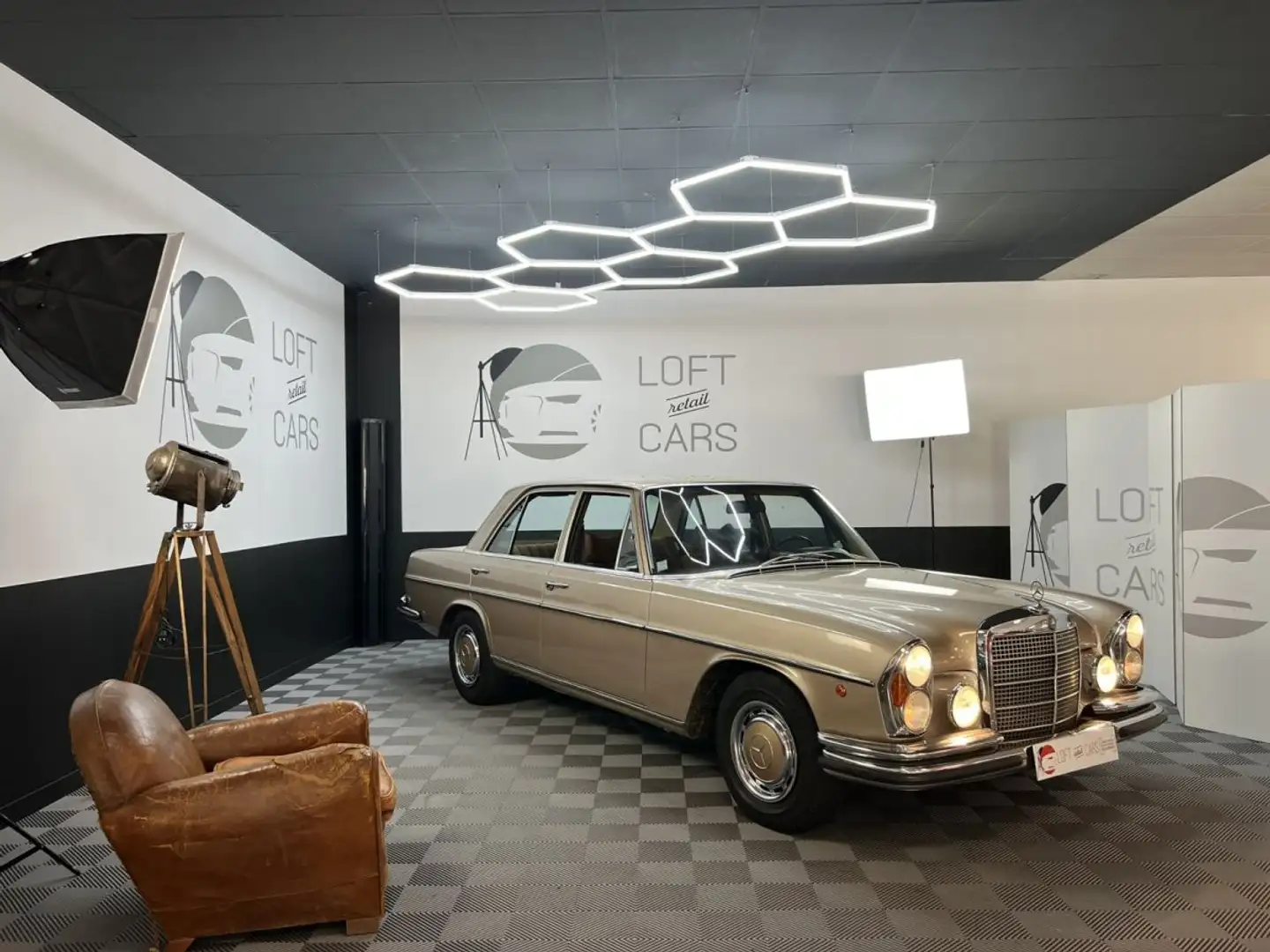 Mercedes-Benz 280 2.7 140 S Beige - 1
