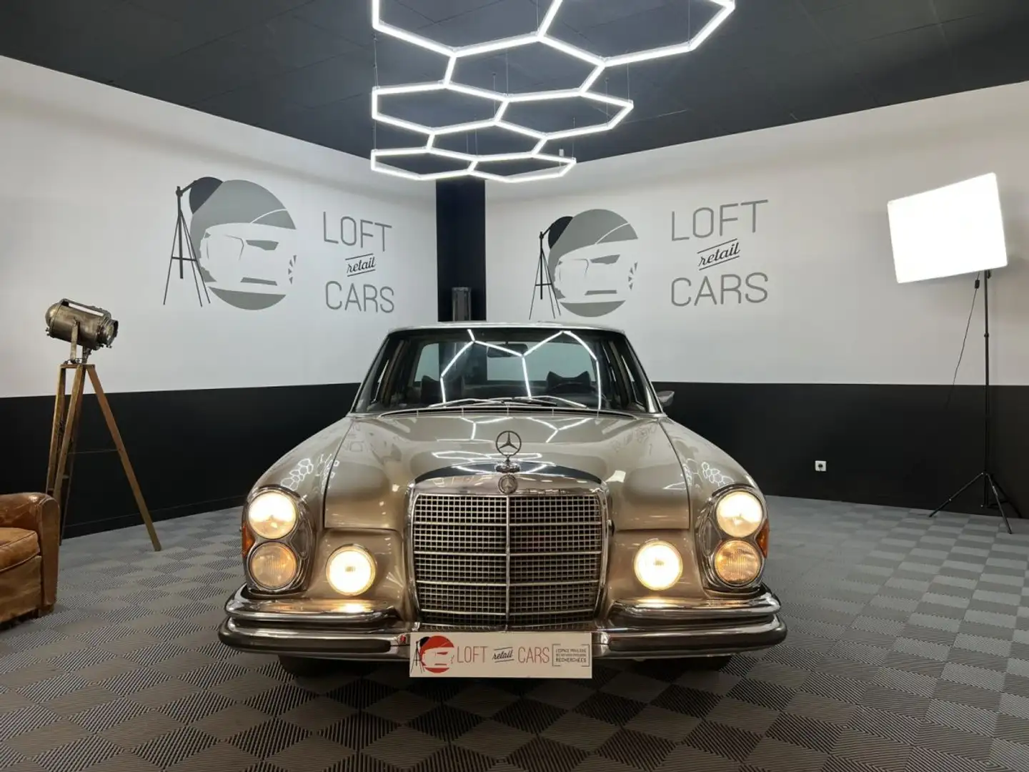 Mercedes-Benz 280 2.7 140 S Beige - 1