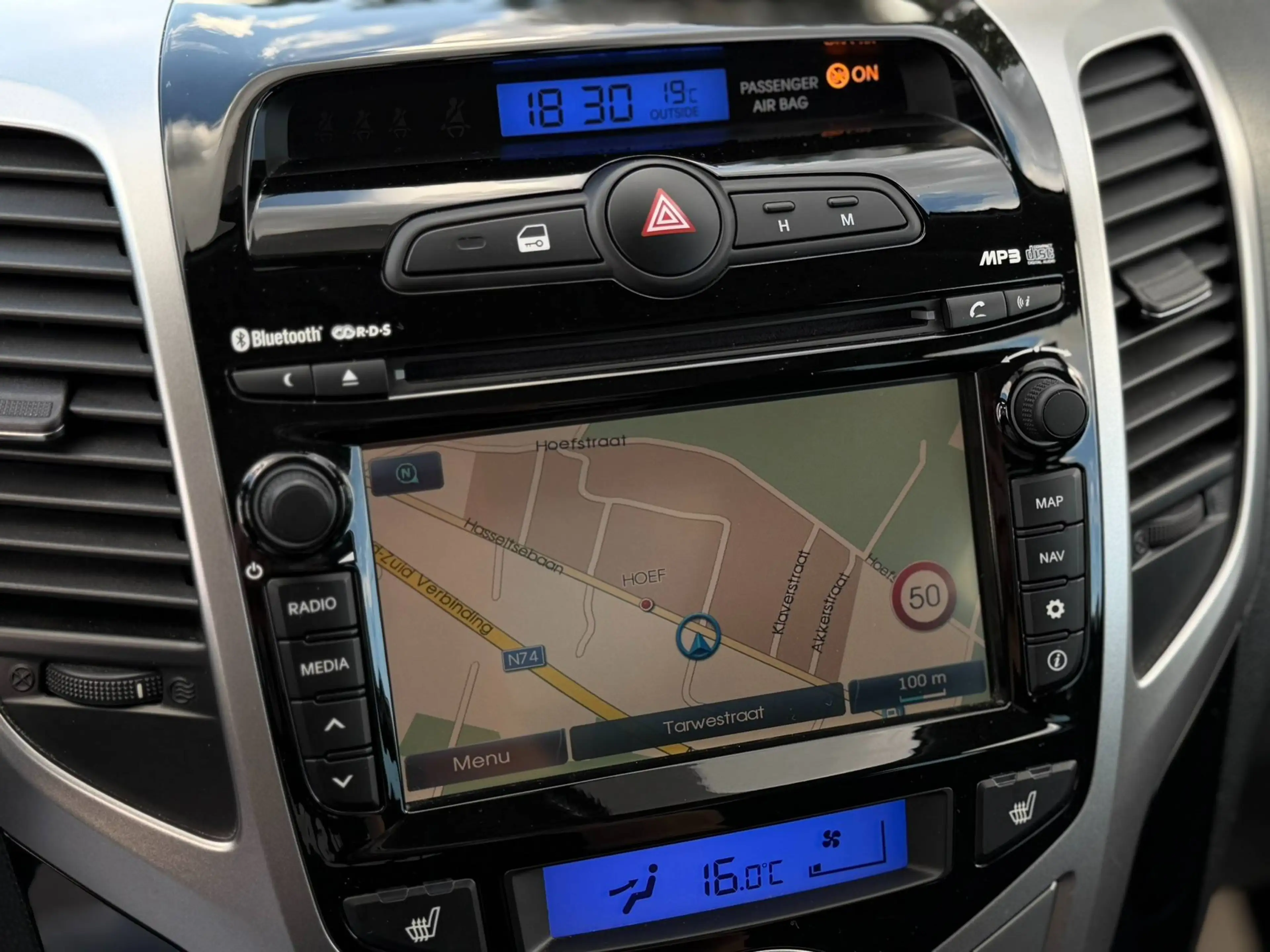 Hyundai iX20 1.6i Benzine - Automaat Pano Navi Zetelverw. Garantie! — photo 13