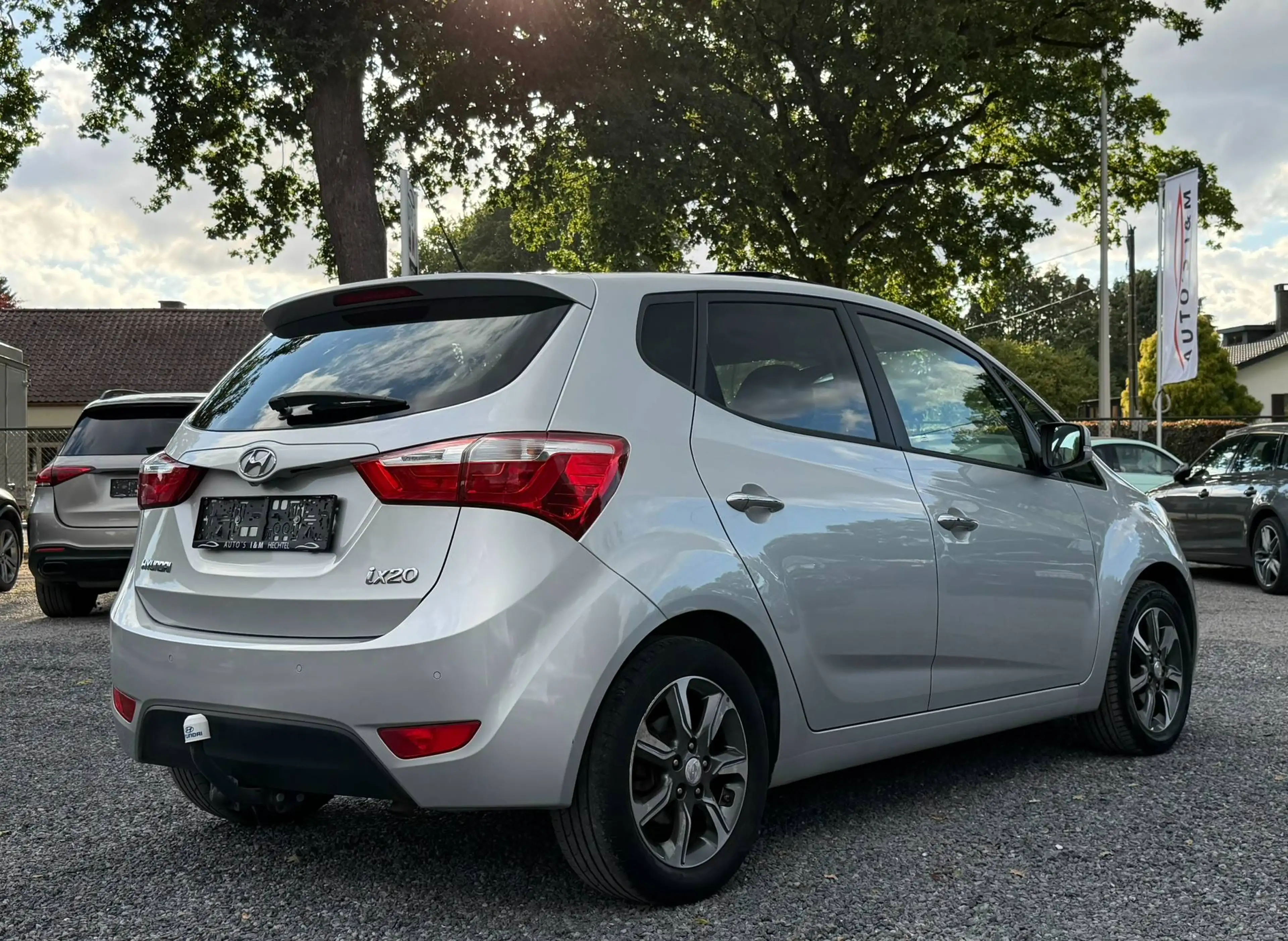 Hyundai iX20 1.6i Benzine - Automaat Pano Navi Zetelverw. Garantie! — photo 3