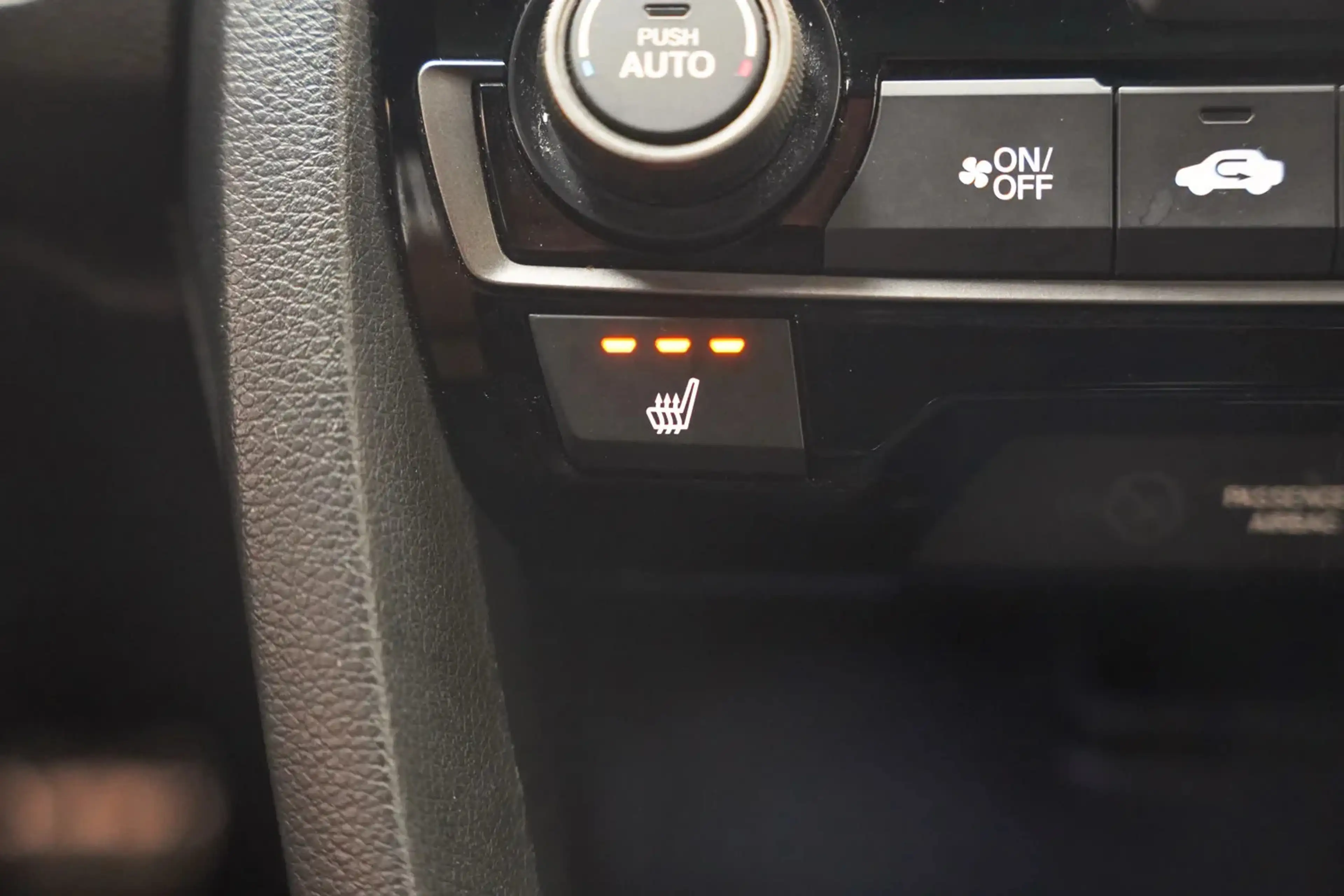 Honda Civic 1.0 i-VTEC Executive [ Adapt. cruise Clima Navi Ap — photo 13