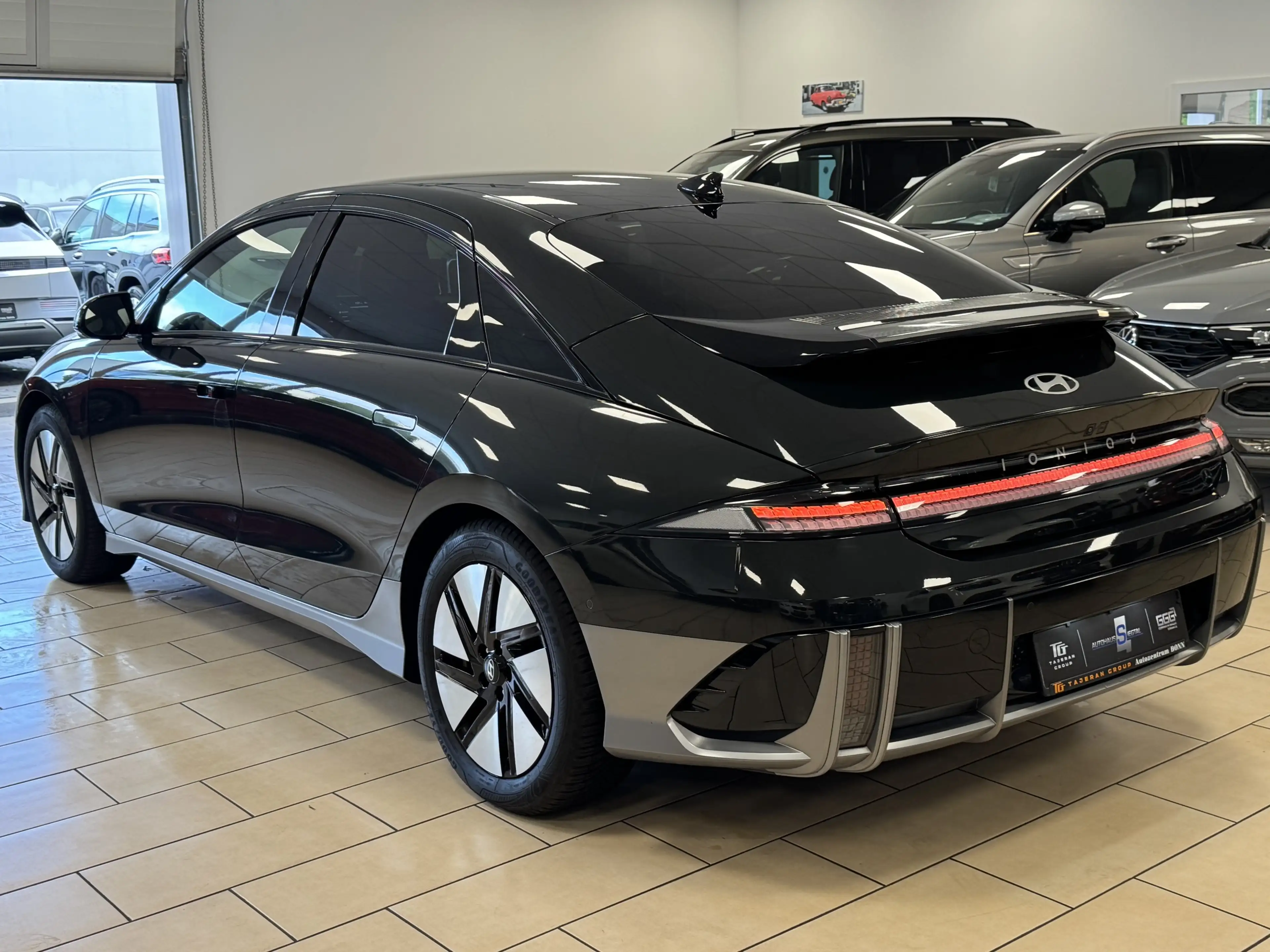 Hyundai IONIQ 6 Uniq Bose Head-Up Leder Matrix ACC R.Cam — photo 8