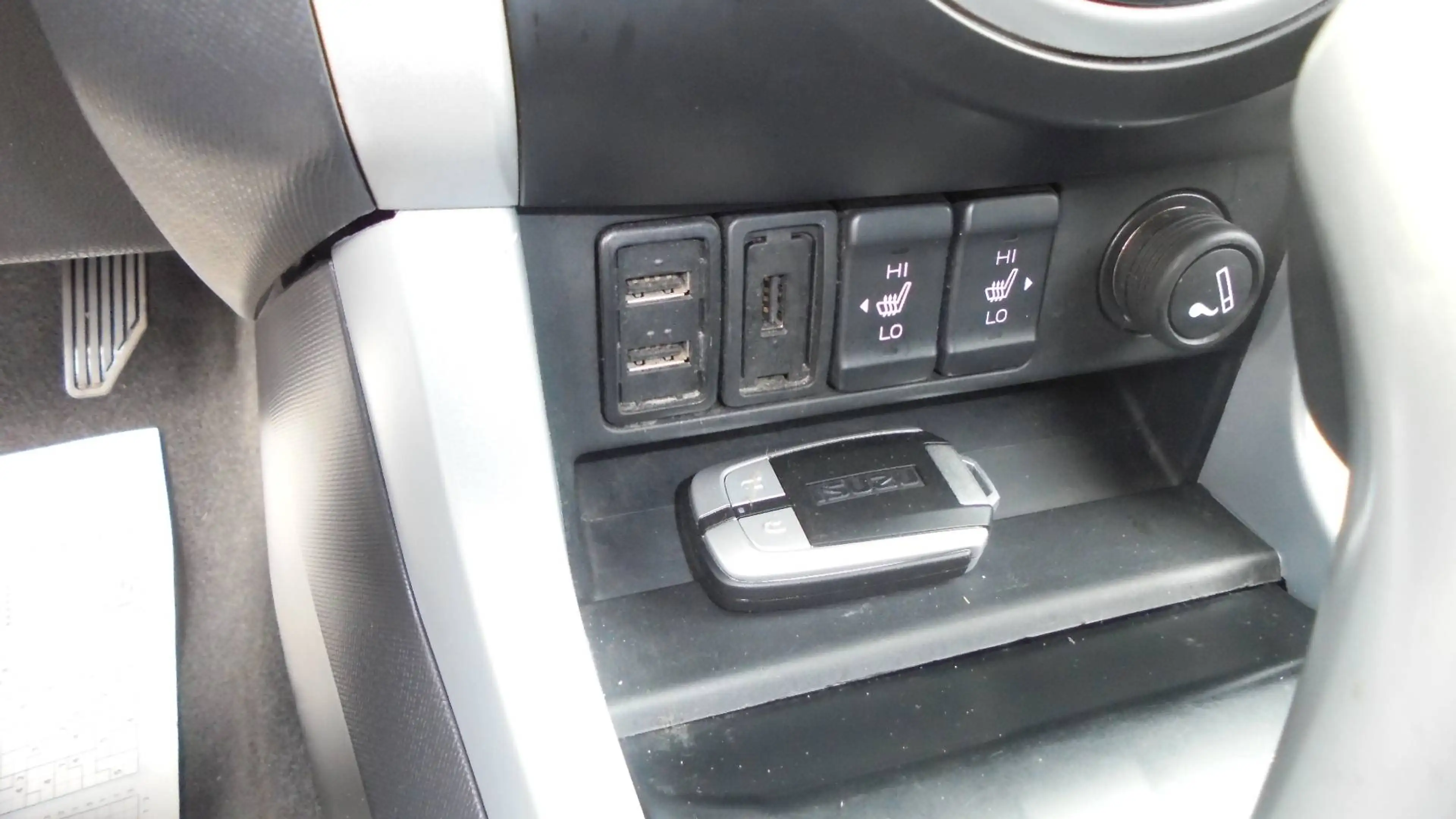 Isuzu D-Max 1.9 Turbo D 4WD AT35 — photo 15